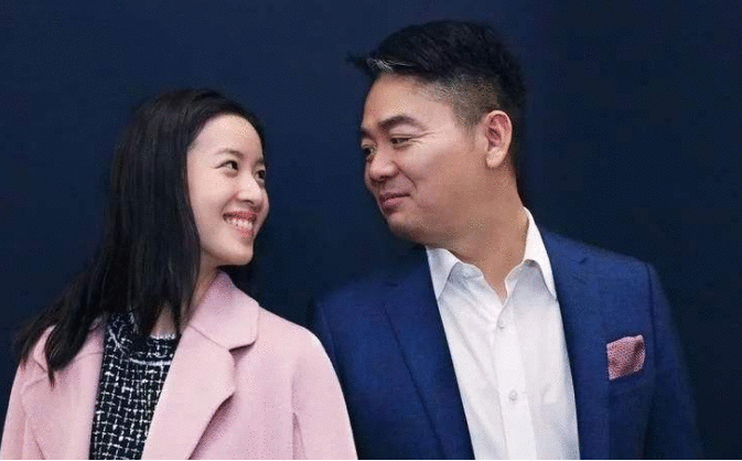 20岁赴美国留学，23岁身价超500亿，才26岁的她凭