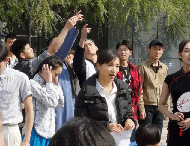 从“万人迷”到“留校任教”，41岁的陈好才是真