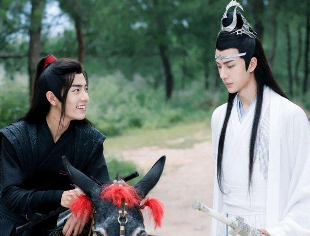 王一博迎来第23个生日，众多肖战的高仿号却在评