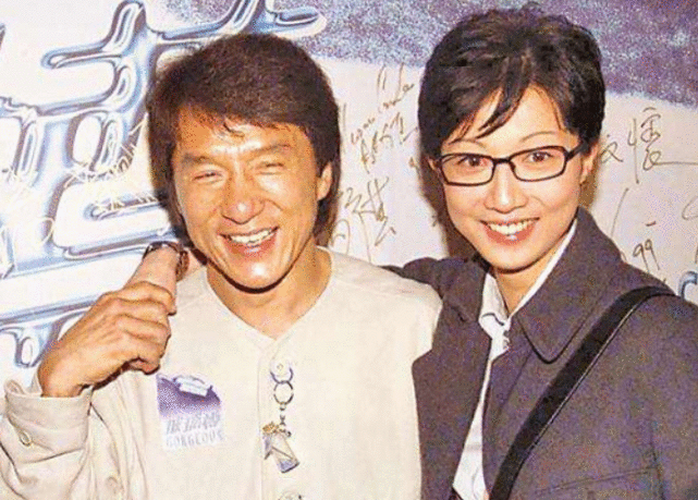 亲妈卖惨亲爹隐形，4000万安置费是泡影，真娱乐