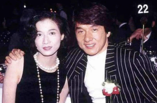 亲妈卖惨亲爹隐形，4000万安置费是泡影，真娱乐