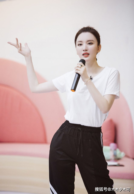 《乘风破浪的姐姐》第二次公演分组完成,伊能