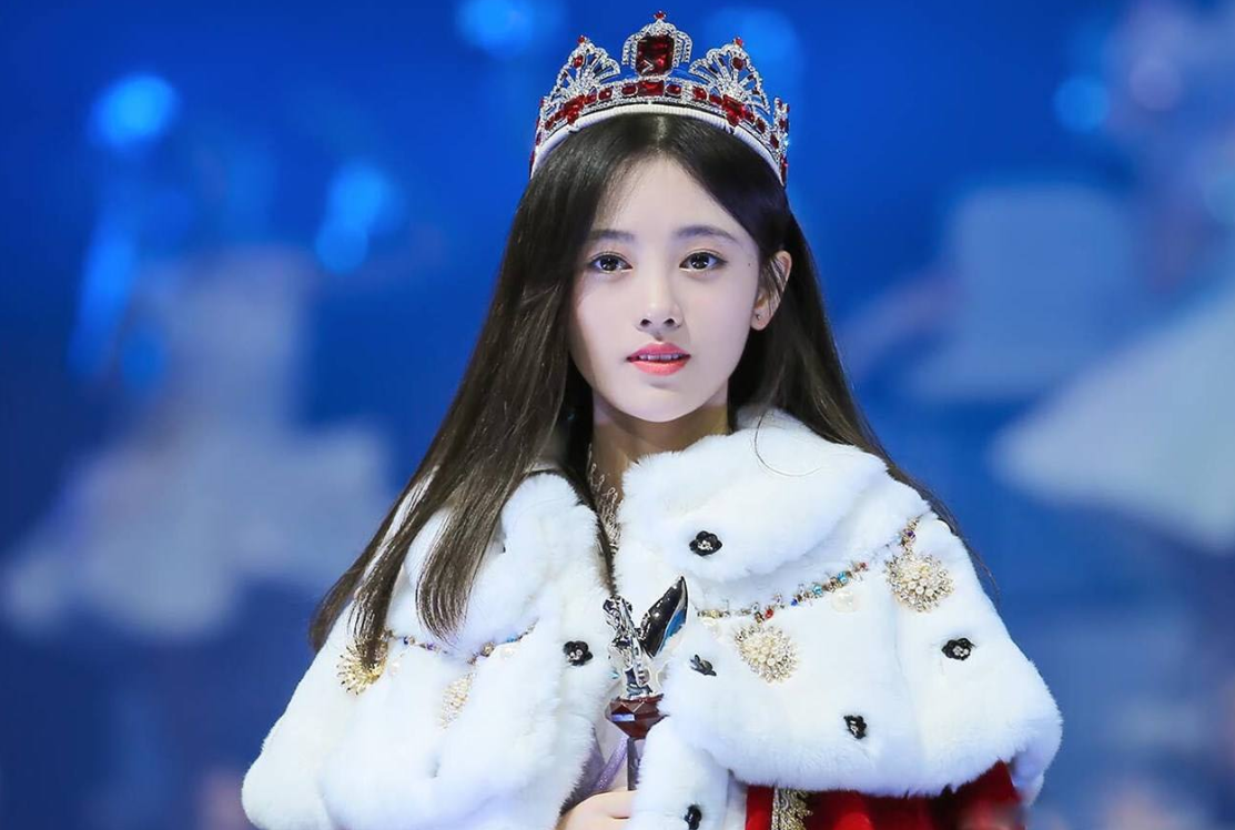 巨星来了?鞠婧祎要坐电梯,保镖把电梯里的人