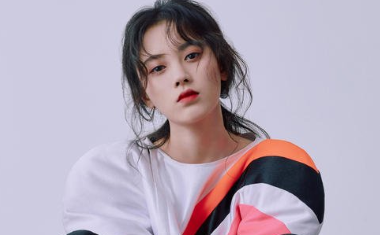 巨星来了?鞠婧祎要坐电梯,保镖把电梯里的人