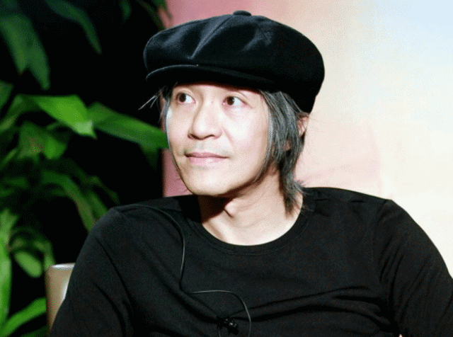 周星驰电影里的配角都可以换,唯独他不能换,