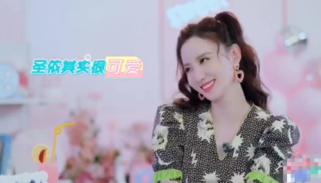 张萌回应“假哭”表情包:唱完后要一秒切换到