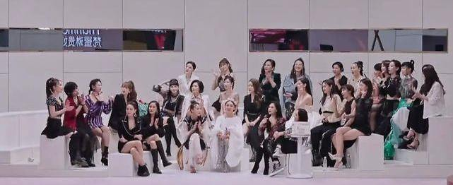 黄圣依头部受伤!鲜血浸湿纱布已送医,《浪姐