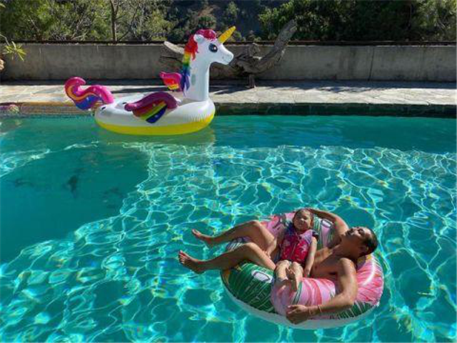 陈冠希为妻子秦舒培庆生：我的女王，爱你无以