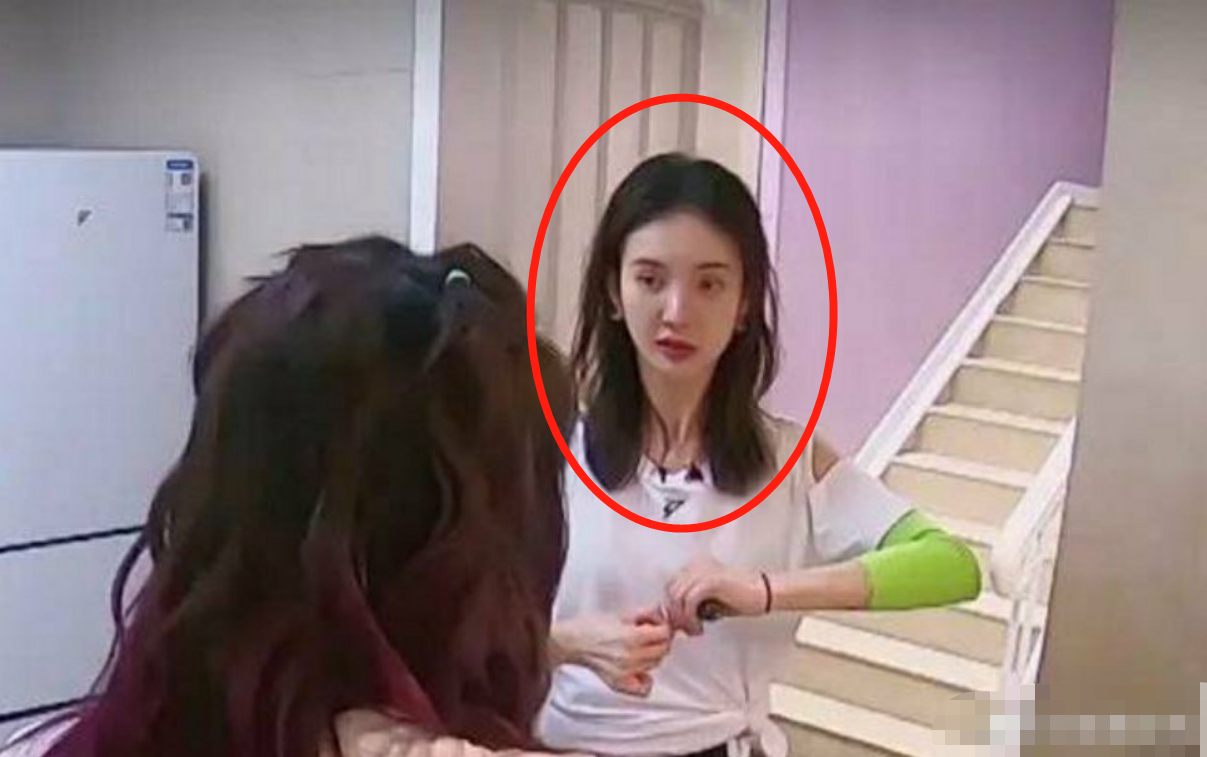 被黑“整容失败”？金晨霸气回应歪嘴，天生丽