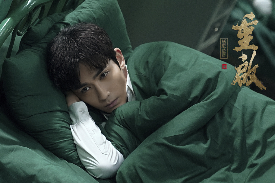 朱一龙拍《重启》，氧气瓶砸到眼眶强行忍痛，