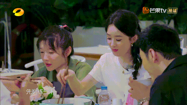 《中餐厅》赵丽颖遭恶剪？故意放扒菜镜头，删