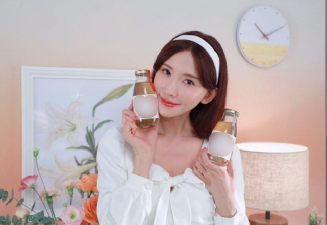 林志玲现身装扮日系化，婚后容貌变化大略显油