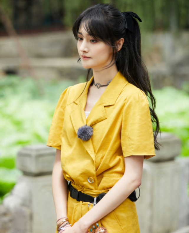 郑爽又出迷惑操作，售卖自拍教程69元一份，网友