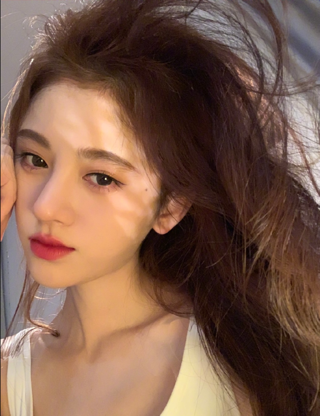 郑爽又出迷惑操作，售卖自拍教程69元一份，网友