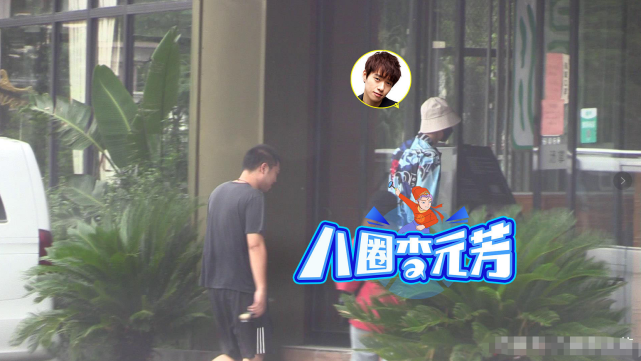 被曝同居试婚后，杨幂频晒片场照超敬业，魏大