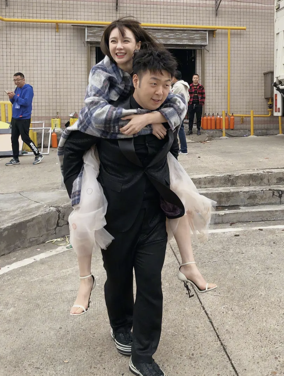 5年舞蹈没白练，8年恋情真香，自卑“村花”沈梦