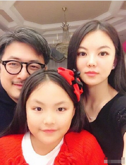 王岳伦壁咚事件再升级，和李湘的夫妻店解体，