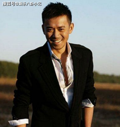 低调的老戏骨，3段婚姻2次净身出户，闪婚小15岁