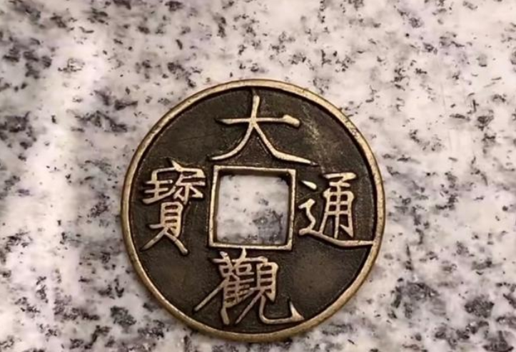 黄圣依被道具砸伤流血！豪门阔太复出艰辛，真