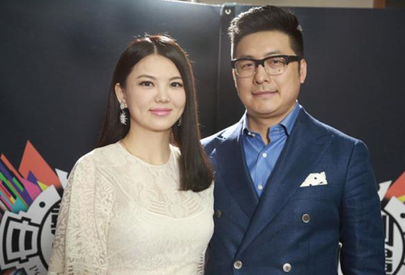 王岳伦壁咚事件再升级，和李湘的夫妻店解体，