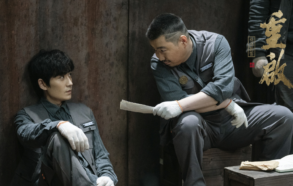 朱一龙拍《重启》，氧气瓶砸到眼眶强行忍痛，