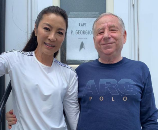 56岁杨紫琼近况，与73岁男友甜蜜如初，相恋16年