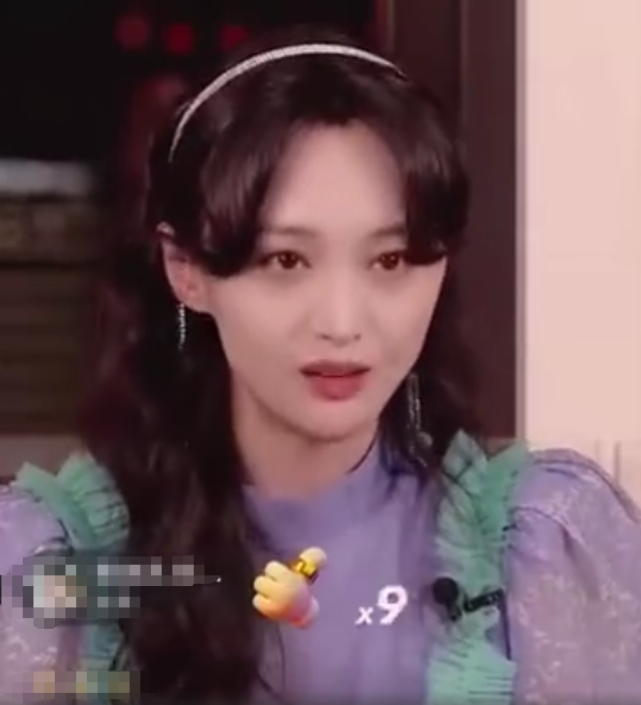 郑爽回应直播翻车：不想直播发生意外，想和粉