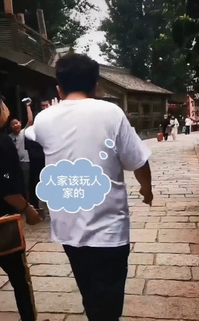 51岁于谦出行排场大,保安驱赶路人惹众怒,于谦