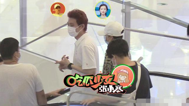 周冬雨唐培彦举止亲密，疑似恋情曝光，周冬雨