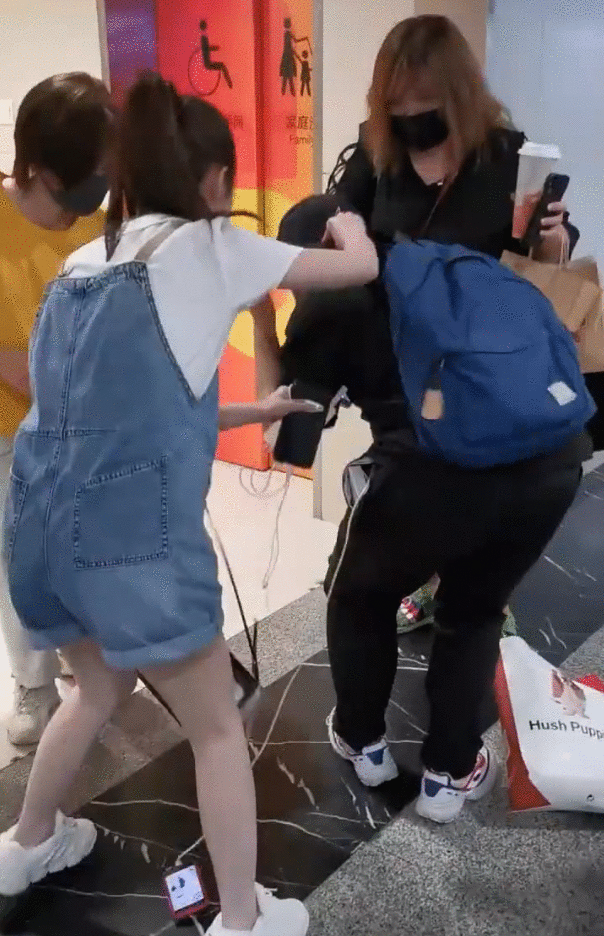 鞠婧祎越红越被骂，四千年怎么来的，电梯赶人