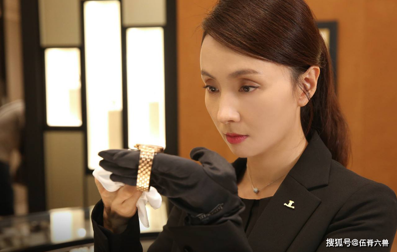 人走茶凉的娱乐圈：陶虹感慨没人关注，黄晓明