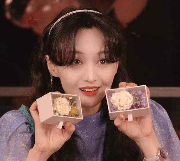 郑爽直播卖货不是第一次，为何这次会爆发？