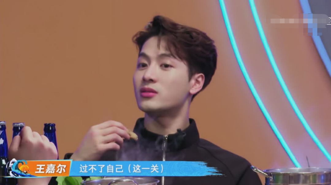 王嘉尔因口音问题不敢拍戏，王一博脱口而出可