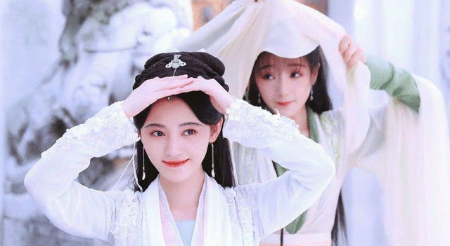 鞠婧祎越红越被骂，四千年怎么来的，电梯赶人