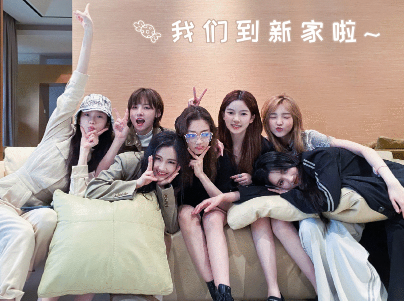 姜贞羽被拍到亲吻,依然否认恋情,网友:这波