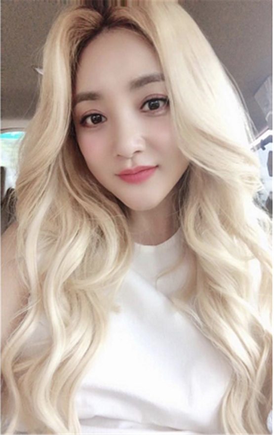 又一高颜值女星官宣怀孕，曾被泰国王子求过婚