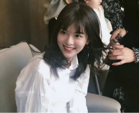 《以家人》小橙子扮演者身世坎坷，被亲生父母