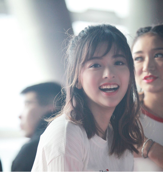 《以家人》小橙子扮演者身世坎坷，被亲生父母