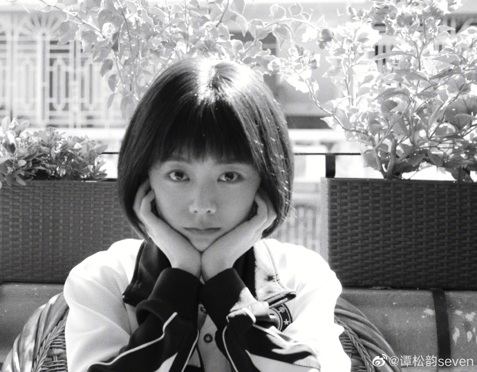 被打脸？谭松韵后援团被指造谣，发文无歉意遭