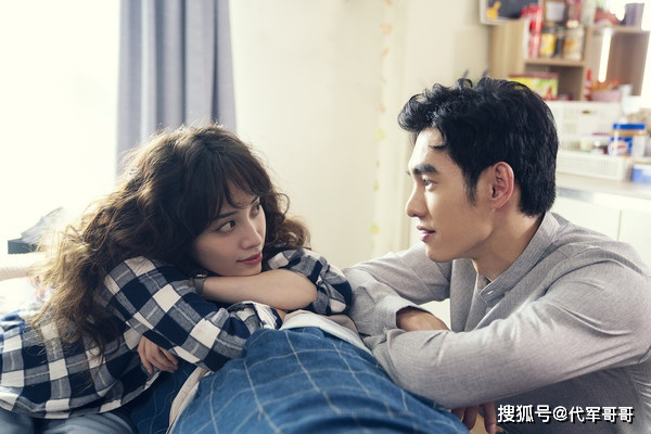 他19岁获金钟奖,被欧阳妮妮主动追求,如今32岁