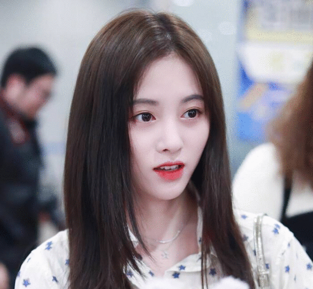 鞠婧祎越红越被骂，四千年怎么来的，电梯赶人