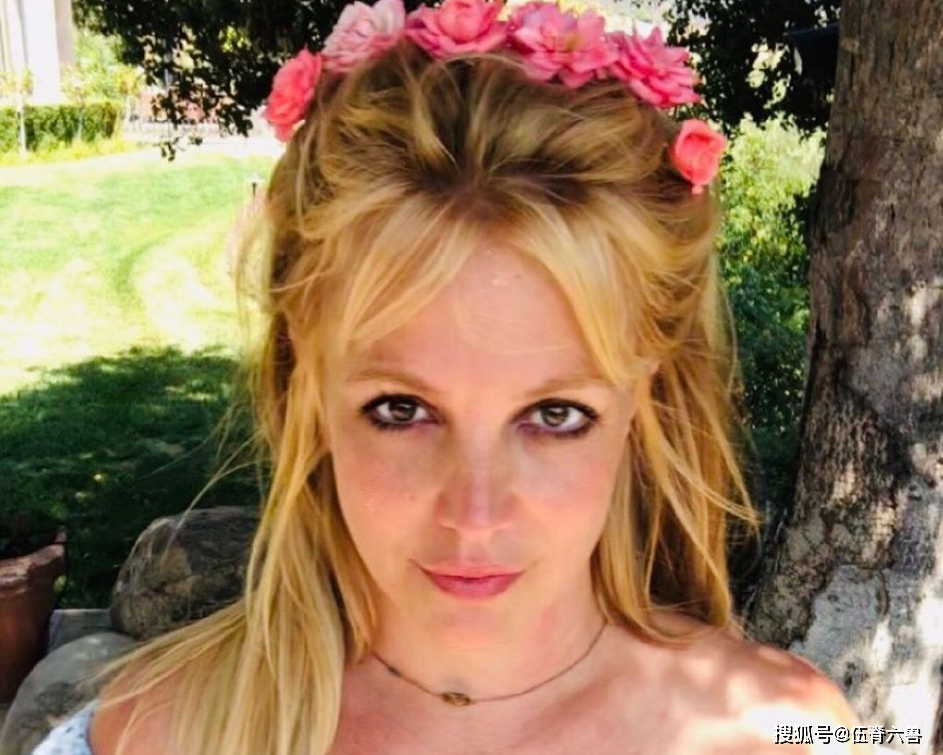 17岁成歌坛传奇，被父亲监护12年，38岁布兰妮其