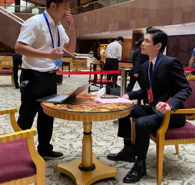 郭碧婷被传生女后，郭爸久违更博，晒午餐直言