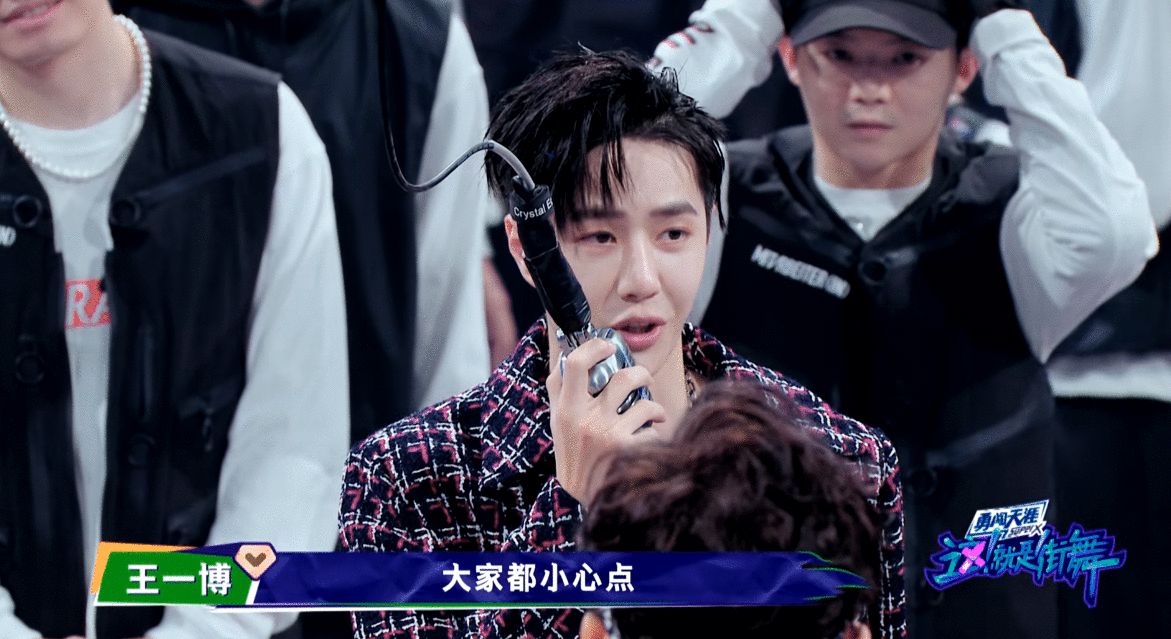 钟汉良终于不再温柔，对王一博放狠话，被赞是