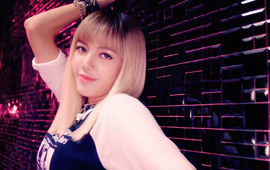 女团忙内出道时期的模样，15岁的郑秀晶稚嫩，