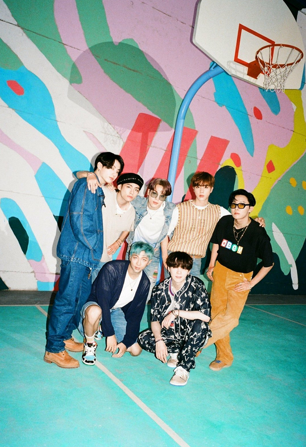 方时赫自掏腰包赠BTS股份，被误会“抠门”，赠