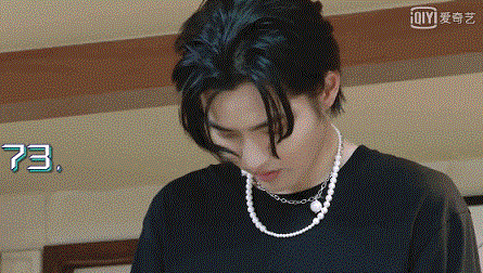 该从吴亦凡的“神颜”里走出来了