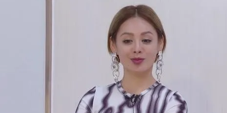 拍还珠被封最丑紫薇,情商低到全网嘲,选秀翻红失