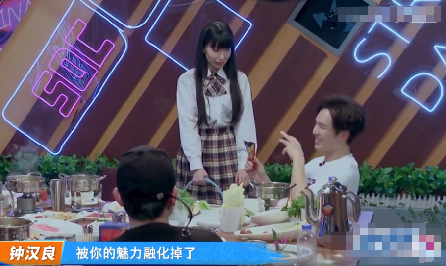 《街舞3》王一博直面土味情话，被撩后耳朵通红