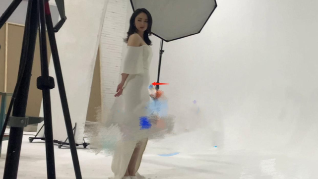 董璇被曝怀孕？近照小腹隆起，和新男友街头上